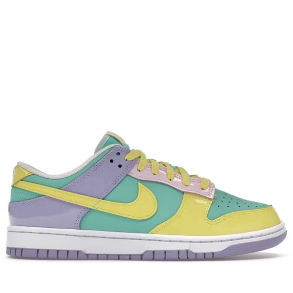 Nike dunk Easter 
Brand new - Picture 6 of 10